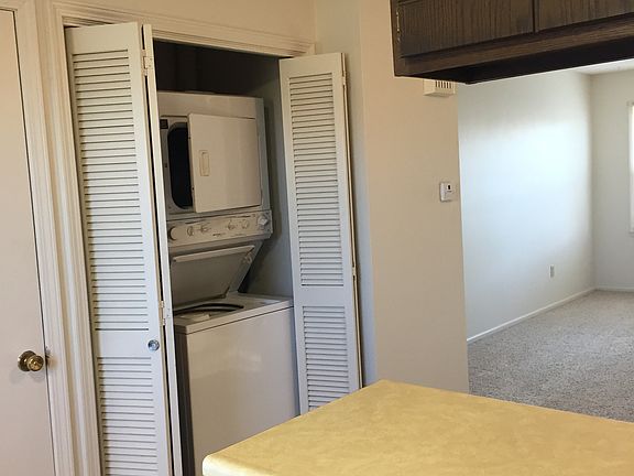laundry area 950