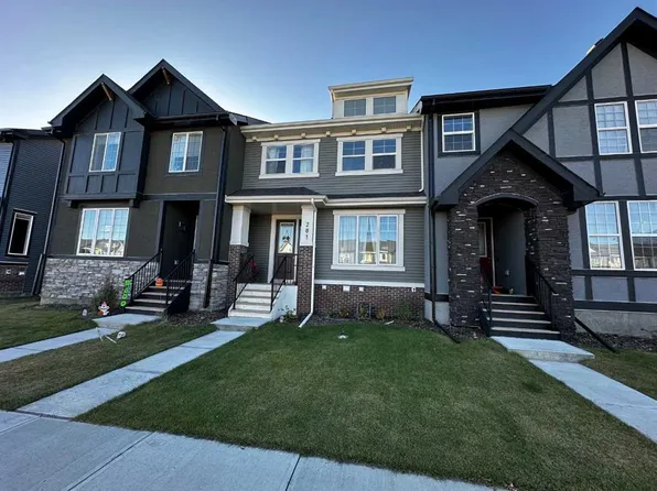 281 N Waterford Blvd, Chestermere, AB T1X 2P8