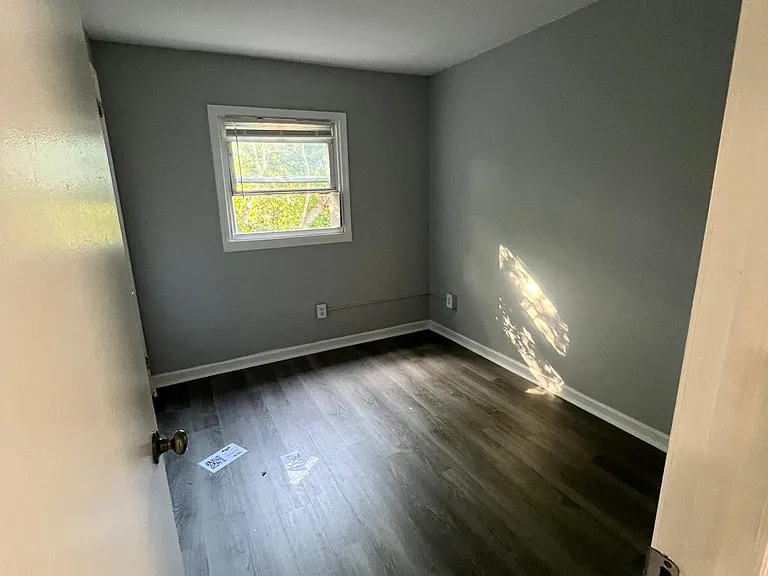 834 George St — Photo 11