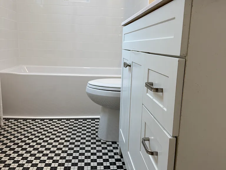 1035 Dixwell Ave — Photo 16