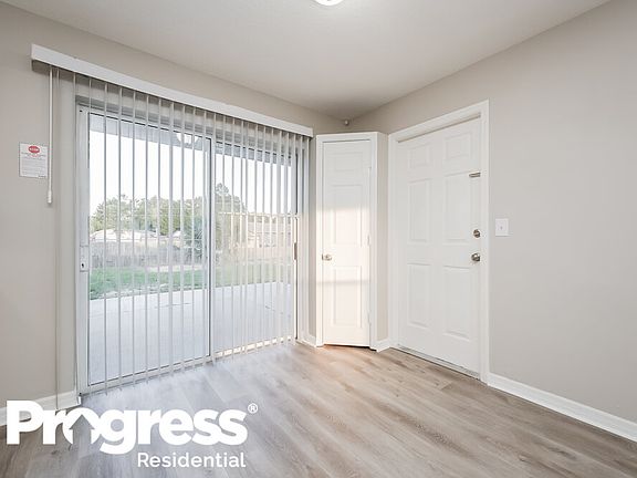 5th image of 410 Park Glen Dr