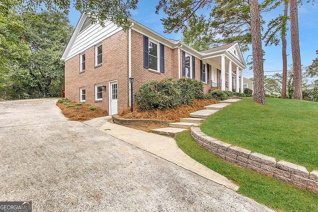 2956 Malvern Hill Dr photo 1