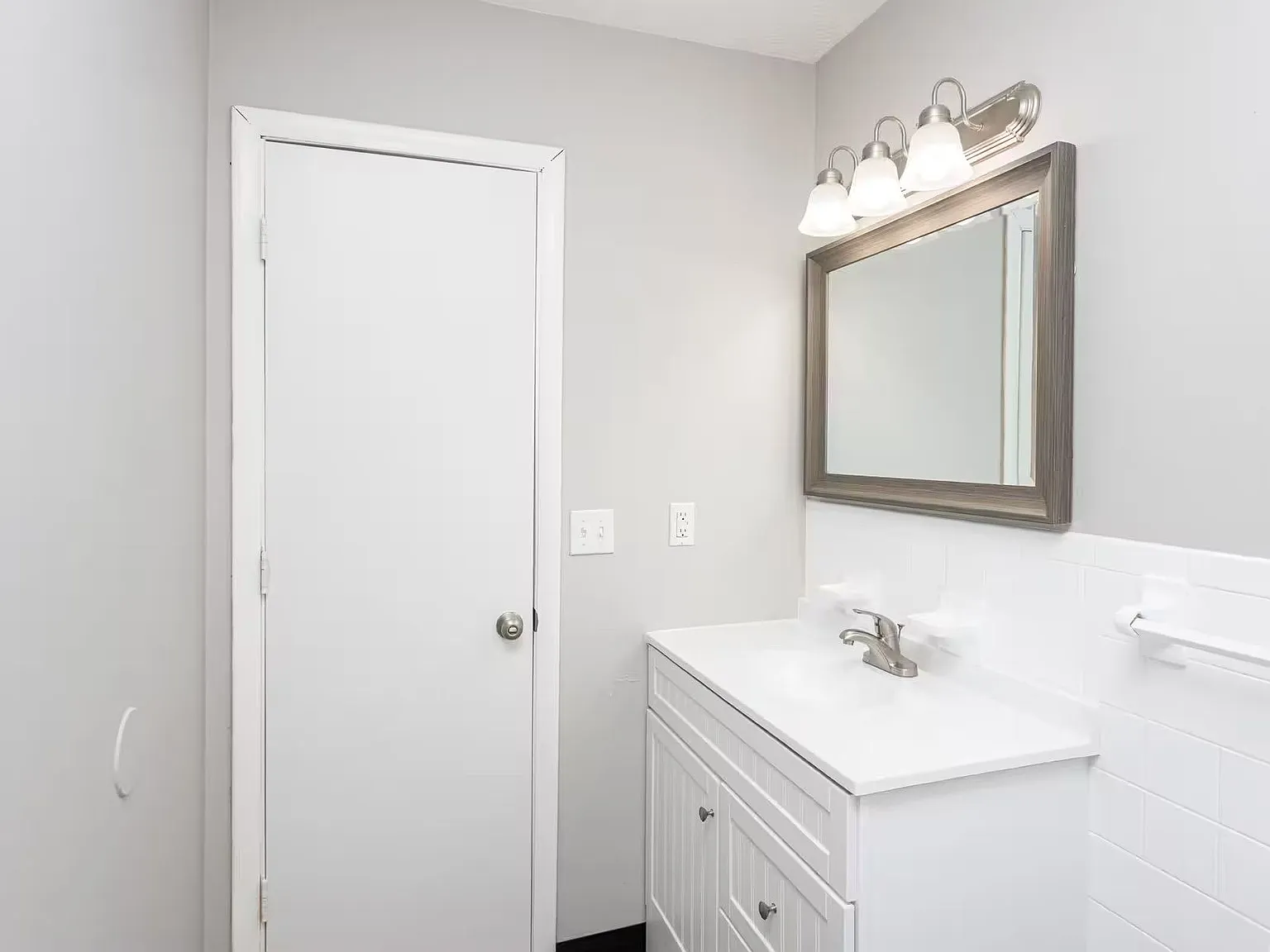 2 bed, 1.0 bath, 900 sqft, $999 — Photo 3