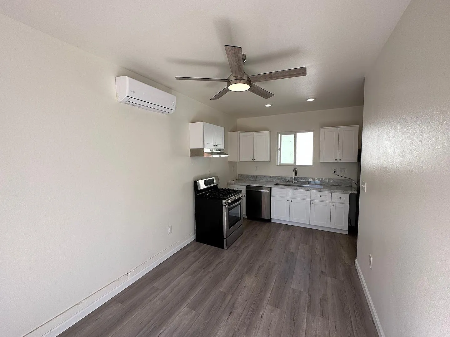 2 bed, 850 sqft, $2,250 — Photo 4