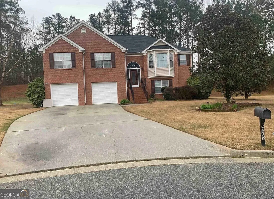 6 bed, 3.0 bath, 5874 sqft, $3,100 — Photo 1