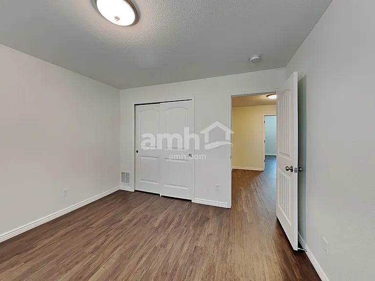 2496 Sierra Springs Dr — Photo 16