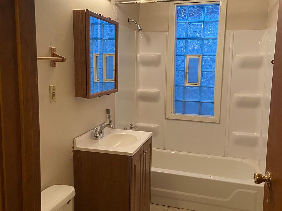 2nd image of 2653 Tyler St
