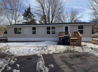 111 Galileo Dr, Mankato, MN 56001