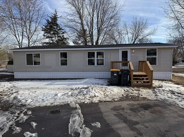 111 Galileo Dr, Mankato, MN 56001
