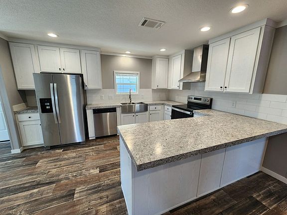 4th image of 30 Eland Dr #30