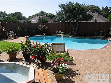3rd image of 2208 Maumelle Dr