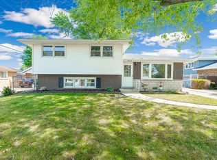 7453 Sholer Ave, Bridgeview, IL 60455