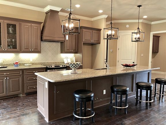 3rd image of 142 Apple Blossom Ct