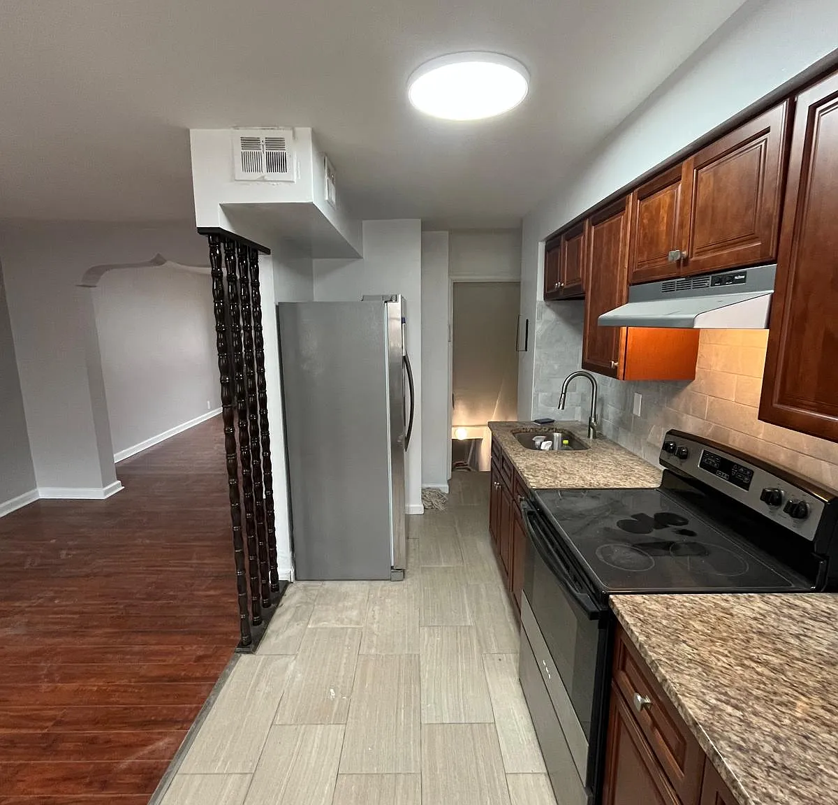 3 bed, 1068 sqft, $1,595 — Photo 3