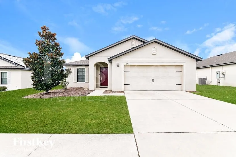 3 bed, 2.0 bath, 1693 sqft, $2,010 — Photo 1