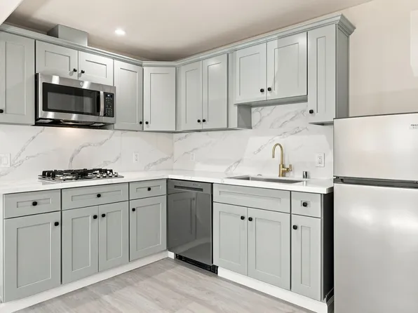 2740 Hopkins Ave Unit A, Redwood City, CA 94062