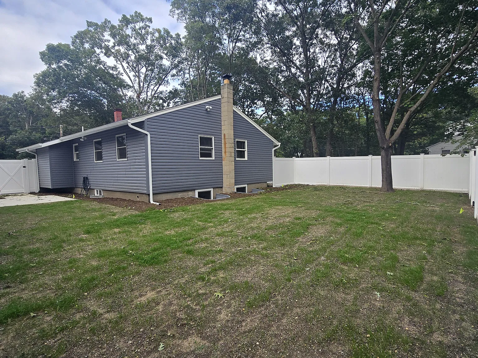 3 bed, 1061 sqft, $3,500 — Photo 4