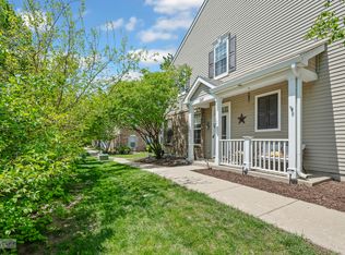 247 Springbrook Trl S, Oswego, IL 60543