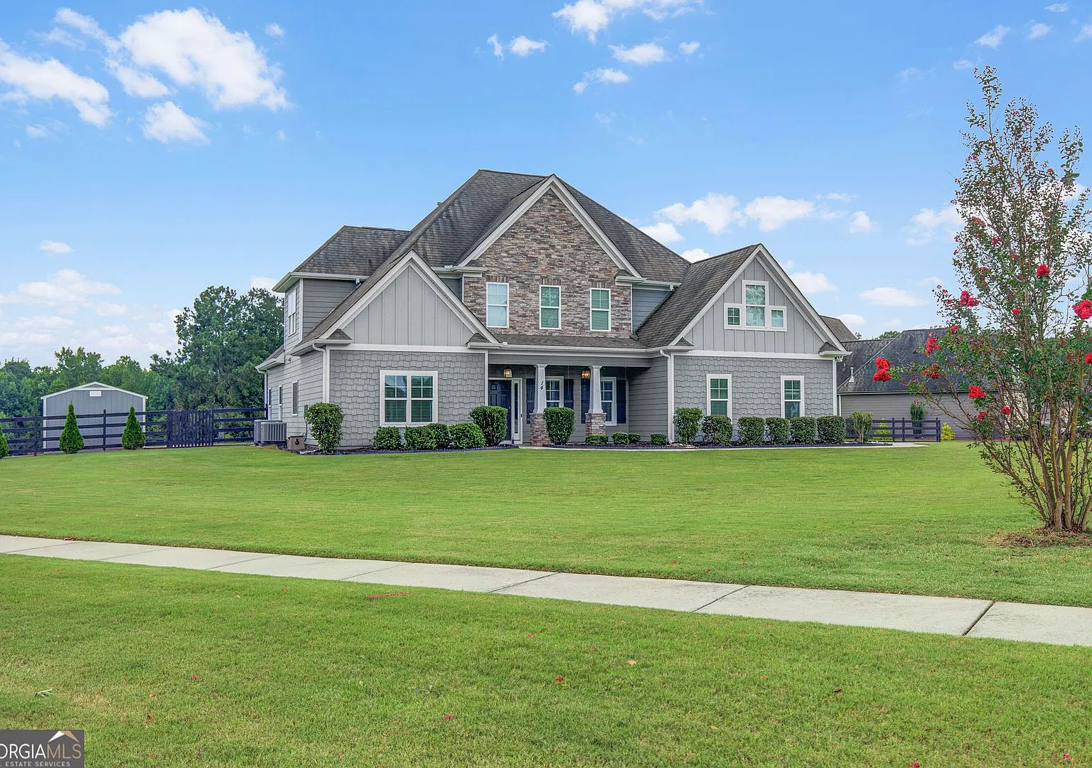Spacious 5 Bedroom Home in Northgate School District — Photo 2