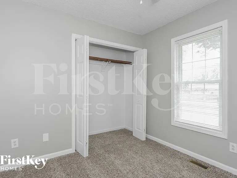 835 S Millon St — Photo 11