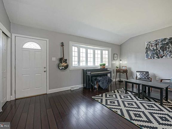 2nd image of 1201 Mardale Dr