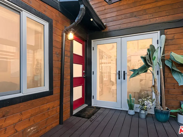 1653 N Beverly Glen Blvd — Photo 19