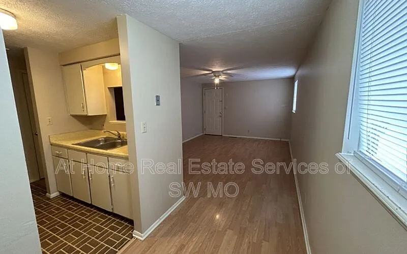 1 bed, 1.0 bath, $600 — Photo 4