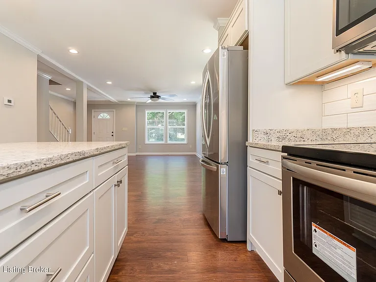 11502 Bellewood Garden Ct — Photo 40