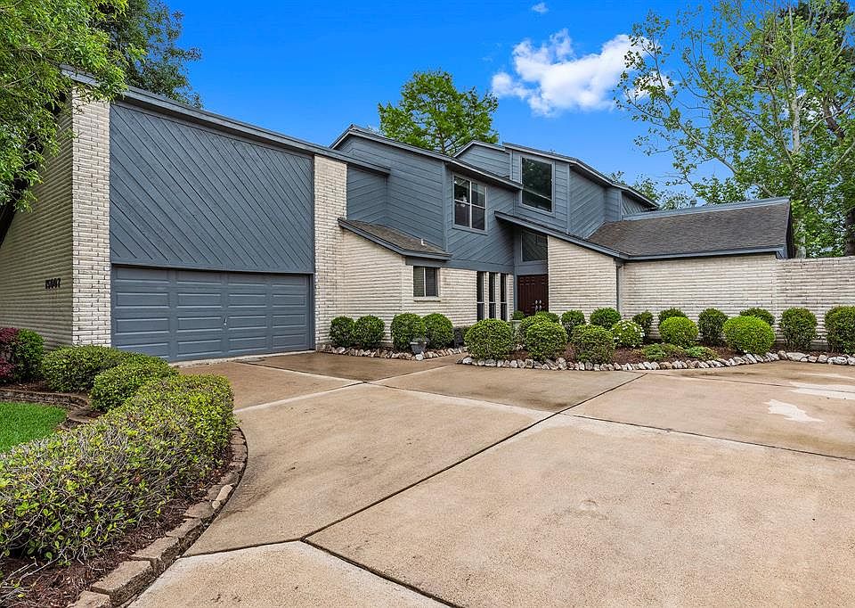 1st image of 15007 Diana Ln