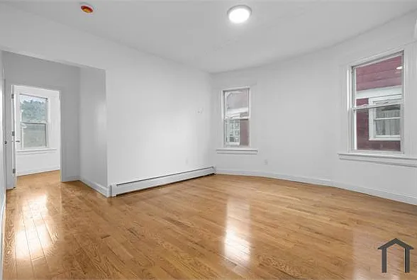 565 Carroll Ave #1 — Photo 5