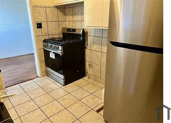 1 bed, 700 sqft, $1,350 — Photo 2