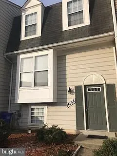 3 bed, 3.5 bath, 1800 sqft, $2,600 — Photo 2