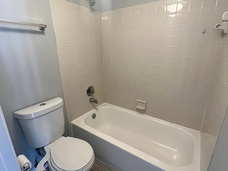 752 Executive Center Dr #110-11-110 — Photo 10