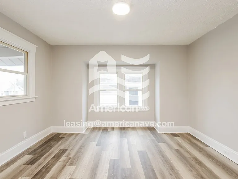 1457702_006_living_room_6.jpg