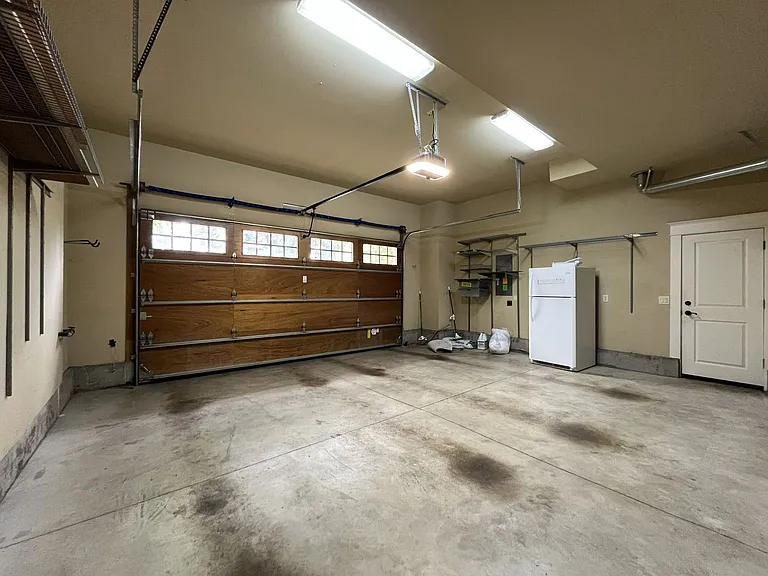 6435 McDuff Ct — Photo 77