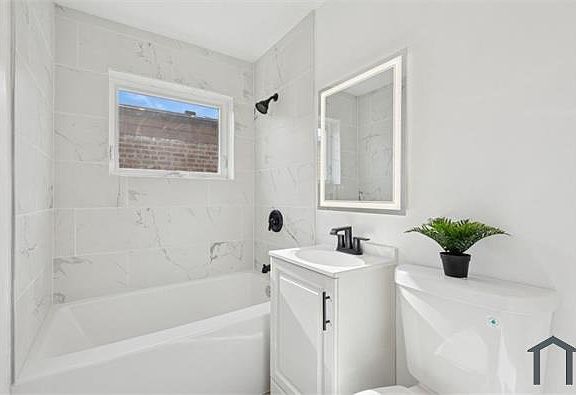 4th image of 1409 W 112th Pl