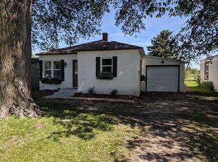 840 E Division St, Coal City, IL 60416