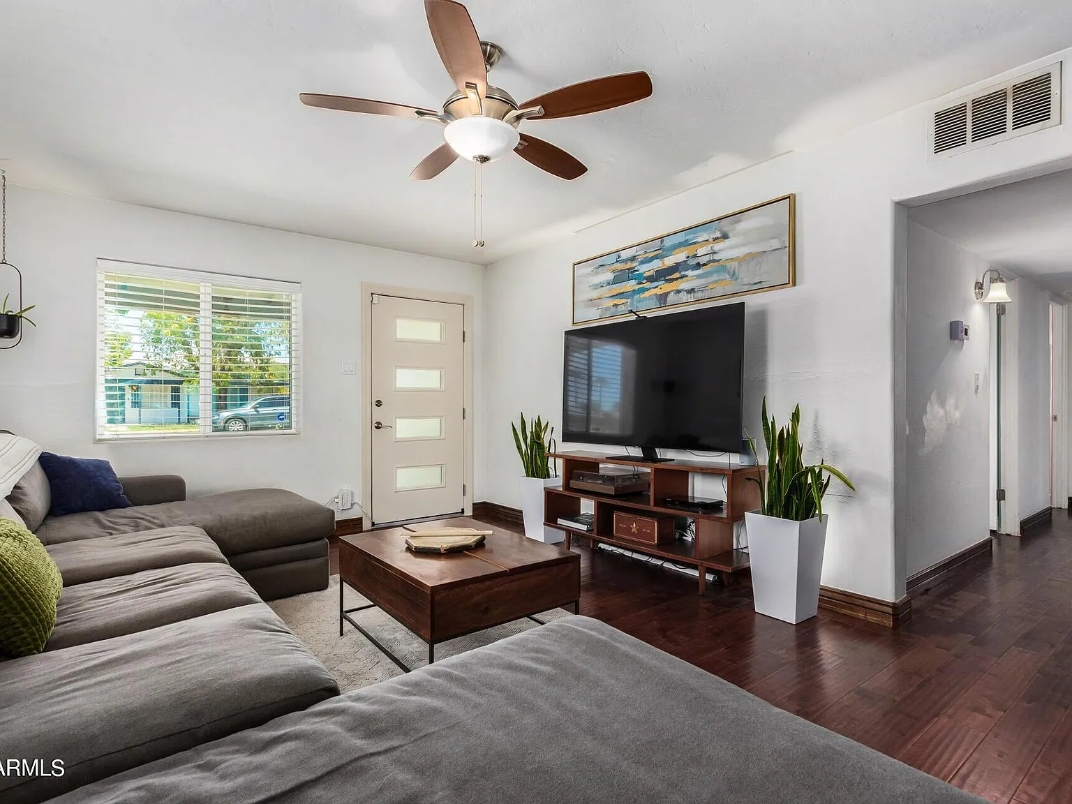 3 bed, 2.0 bath, 1628 sqft, $3,400 — Photo 4