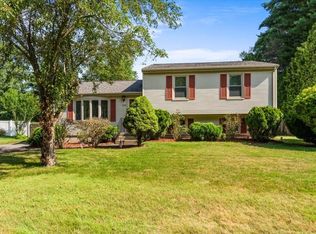 239 Ellendale Cir, Springfield, MA 01128