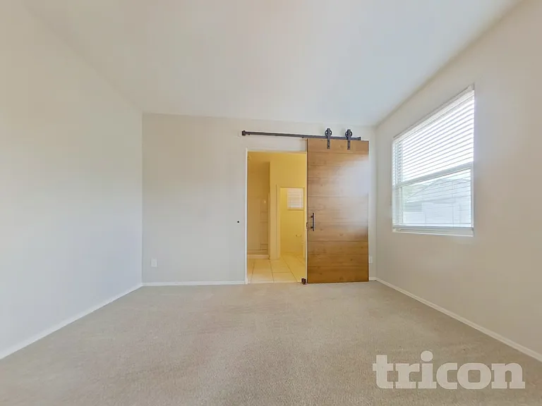 29964 W Mulberry Dr — Photo 7
