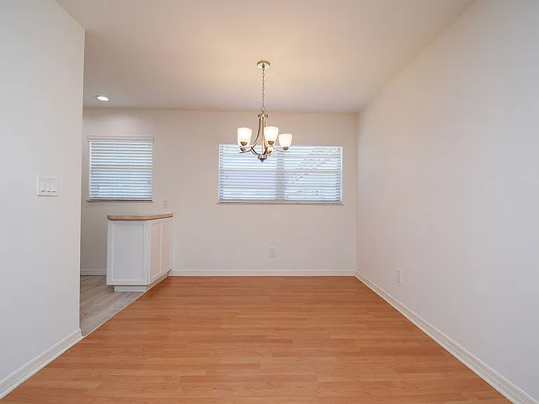74 Royal Oak Ct #206 — Photo 7