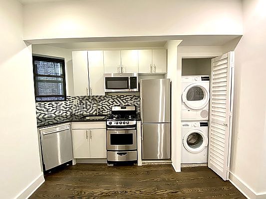 5th image of 237 E 58th St APT 2B