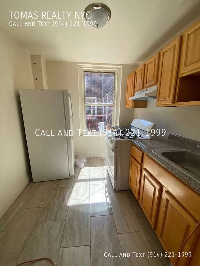 Building Photo - 40 Caryl Ave #4B