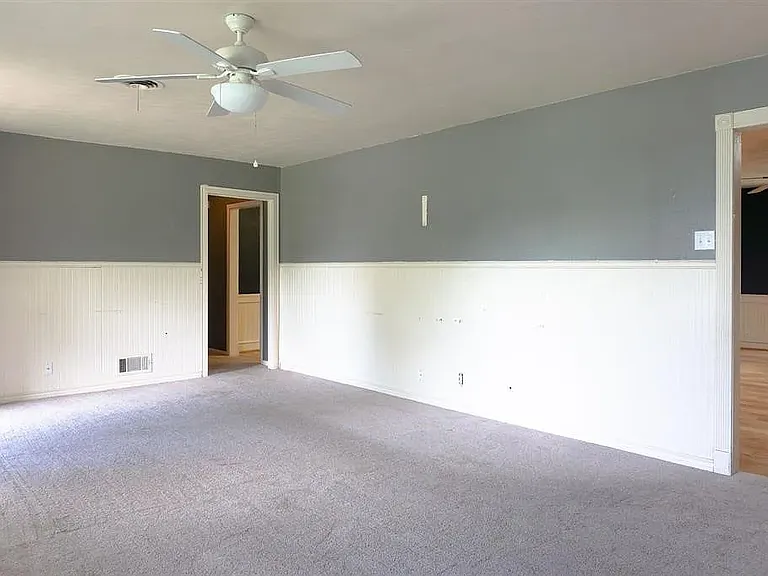 2500-2507 Beverly Lane — Photo 3