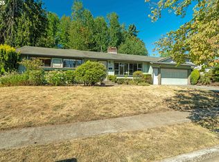 1230 Windsor Dr, Gladstone, OR 97027