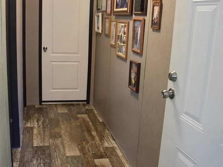 23602 Saxon Way — Photo 11