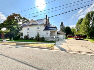 7 Arthur St, Grant, MI 49327