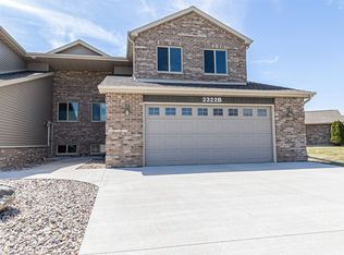 2322 Plank Cir #B, Appleton, WI 54915