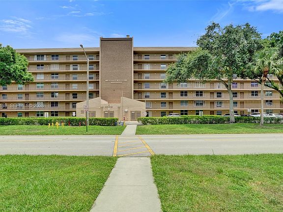 2nd image of 4550 NE 18th Ave APT 306