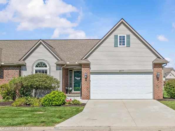 2577 Aralia Dr, Howell, MI 48855